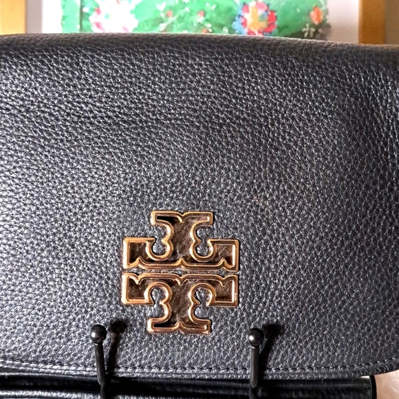 Tory Burch Britten Convertible Crossbody/Clutch Like New - Picture 3 of 15